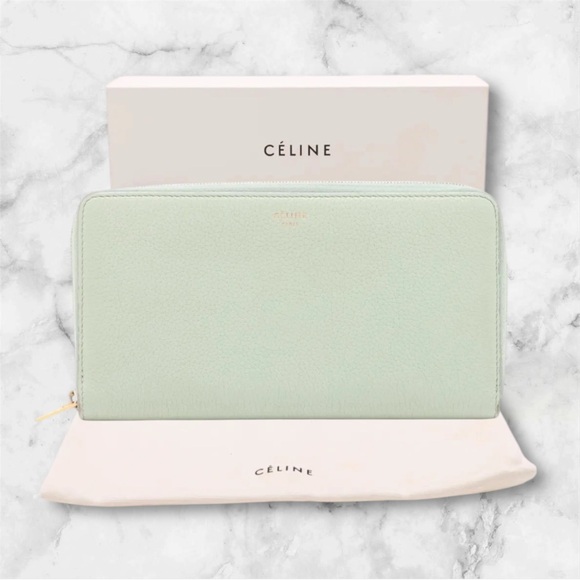 Mini Must Haves 🛍️🛍️ - Picture 3 of 6